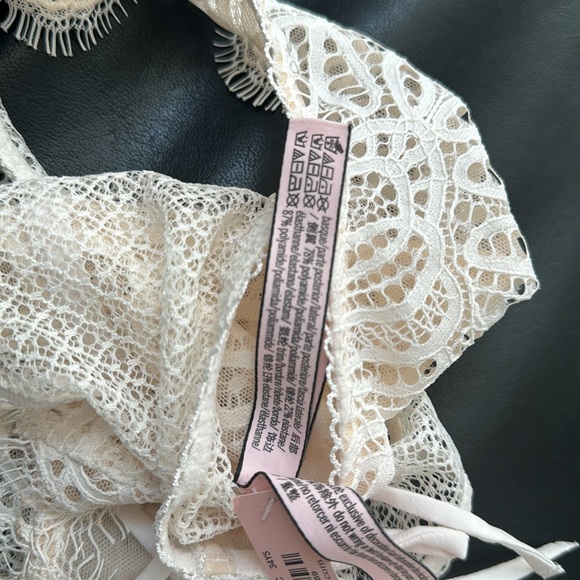 Victoria secret bralette,  size small, creamy white color - Picture 3 of 4
